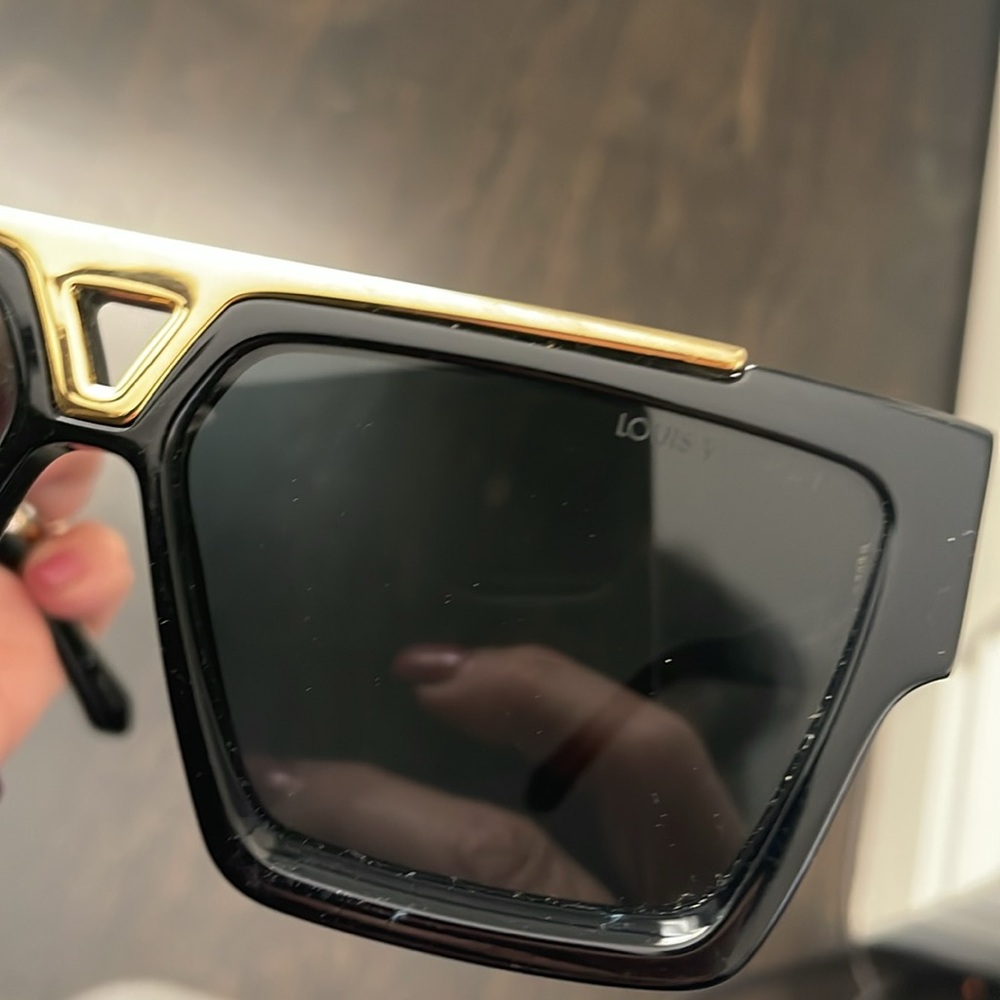 Louis Vuitton Evidence Z1502W Black Rectangular Sunglasses with logo case - Picture 14 of 16